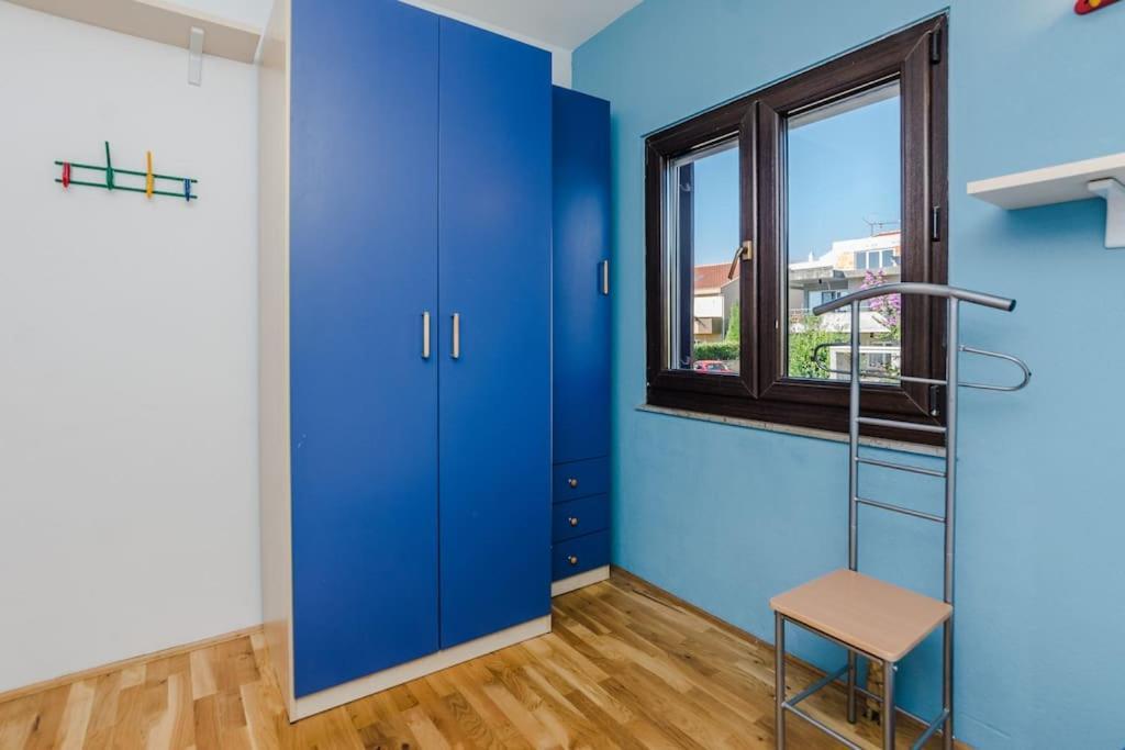 Apartment Roko - Up To 4 People With Free Parking Задар Екстериор снимка