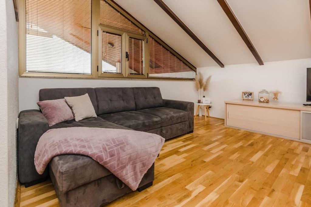 Apartment Roko - Up To 4 People With Free Parking Задар Екстериор снимка