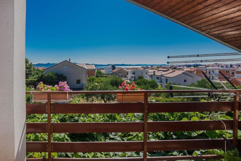 Apartment Roko - Up To 4 People With Free Parking Задар Екстериор снимка